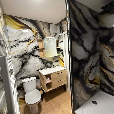 And بيت الحب *